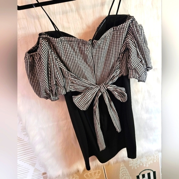 Entry Gingham Off-Shoulders B&W Mini Dress - Picture 4 of 6